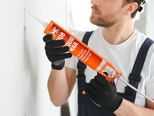 Nagelfreier Kleber für den Innenausbau