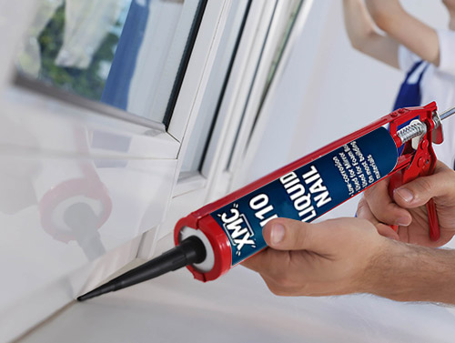 Nagelfreier Klebstoff mit geringer Korrosion